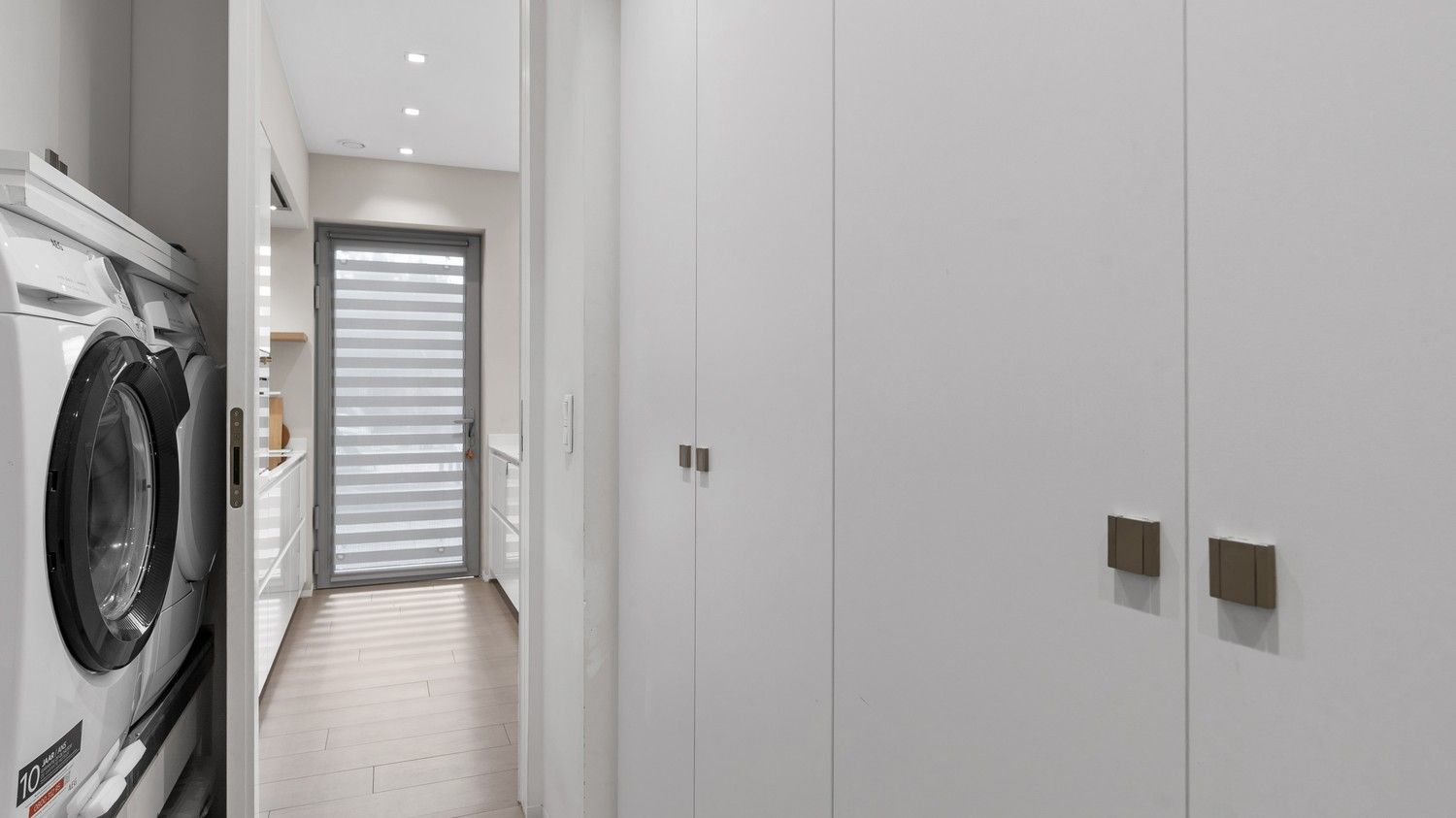 Moderne, instapklare woning met luxe afwerking en zwembad in Sint-Truiden foto 11