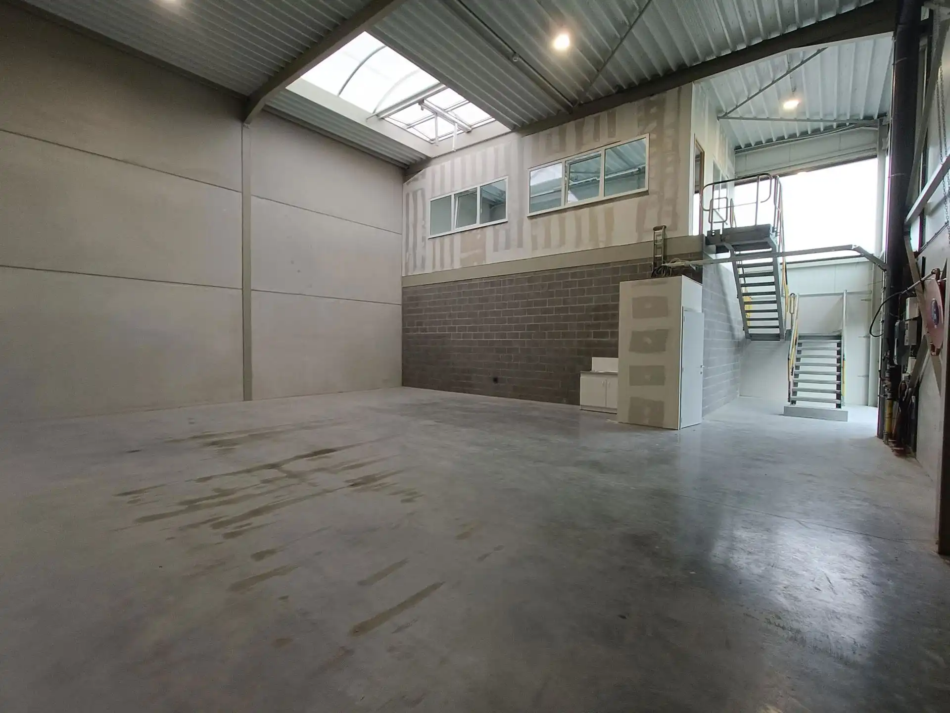 Recente KMO-unit te huur in Wijnegem foto 3