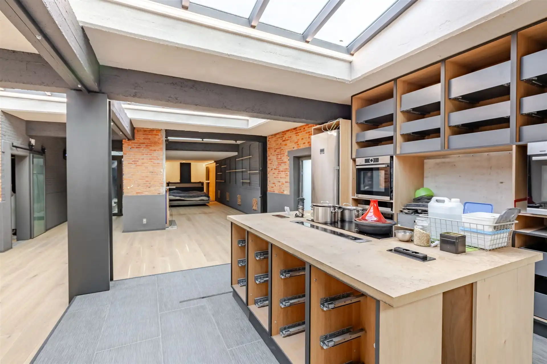 Unieke loft (290m²) met atelier, studio, tuin én magazijn (200m²) foto 12