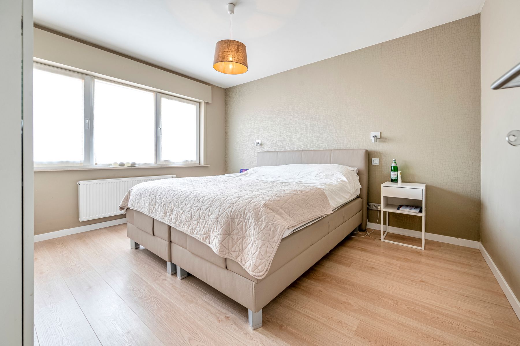 Instapklare woning met 4 slaapkamers en magazijn foto 13