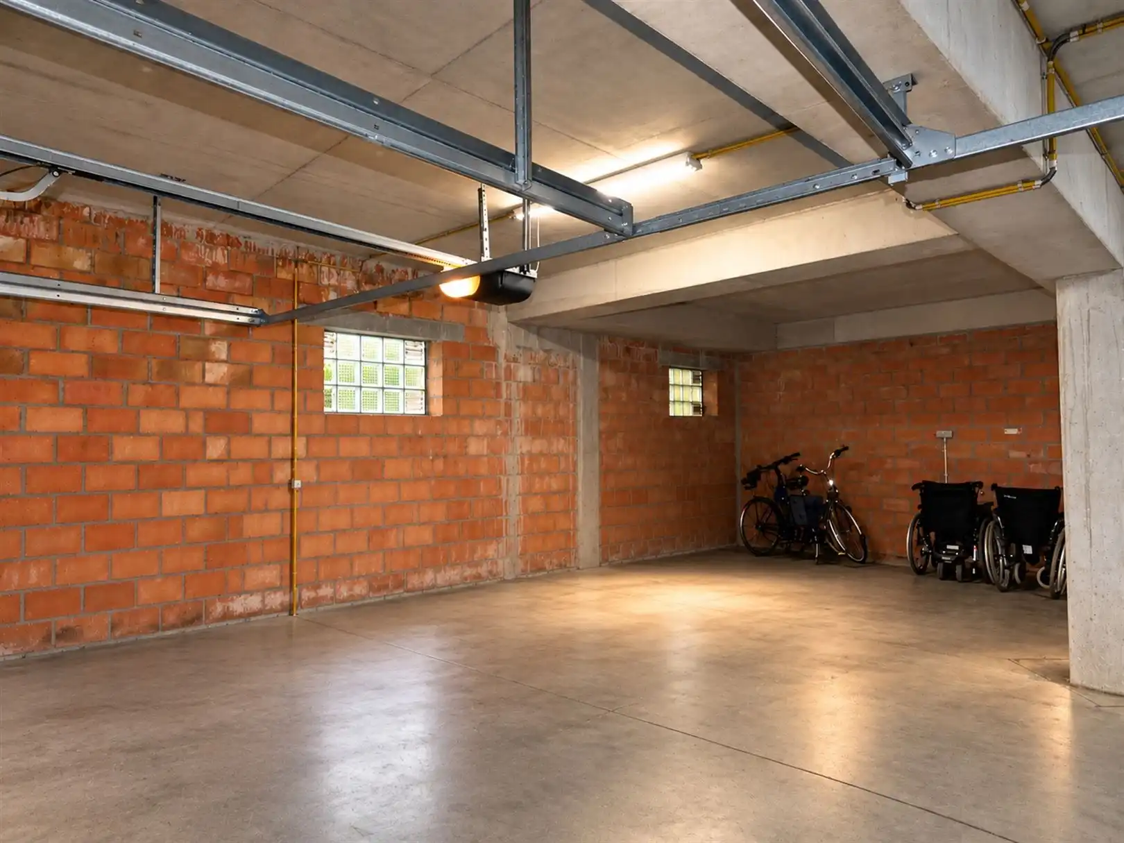 Ruim en lichtrijk appartement met 3 slaapkamers en twee terrassen op een toplocatie in Brasschaat foto 26