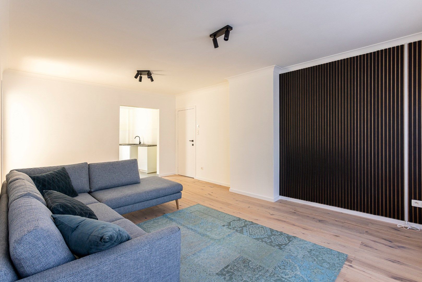 Charmant gelijkvloers appartement met 2 slaapkamers! foto 3