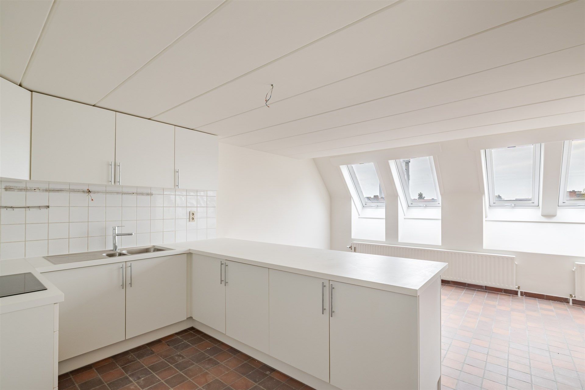 Opbrengsteigendom bestaande uit 7 appartementen + 1 kantoorruimte + 13 overdekte autostaanplaatsen foto 18