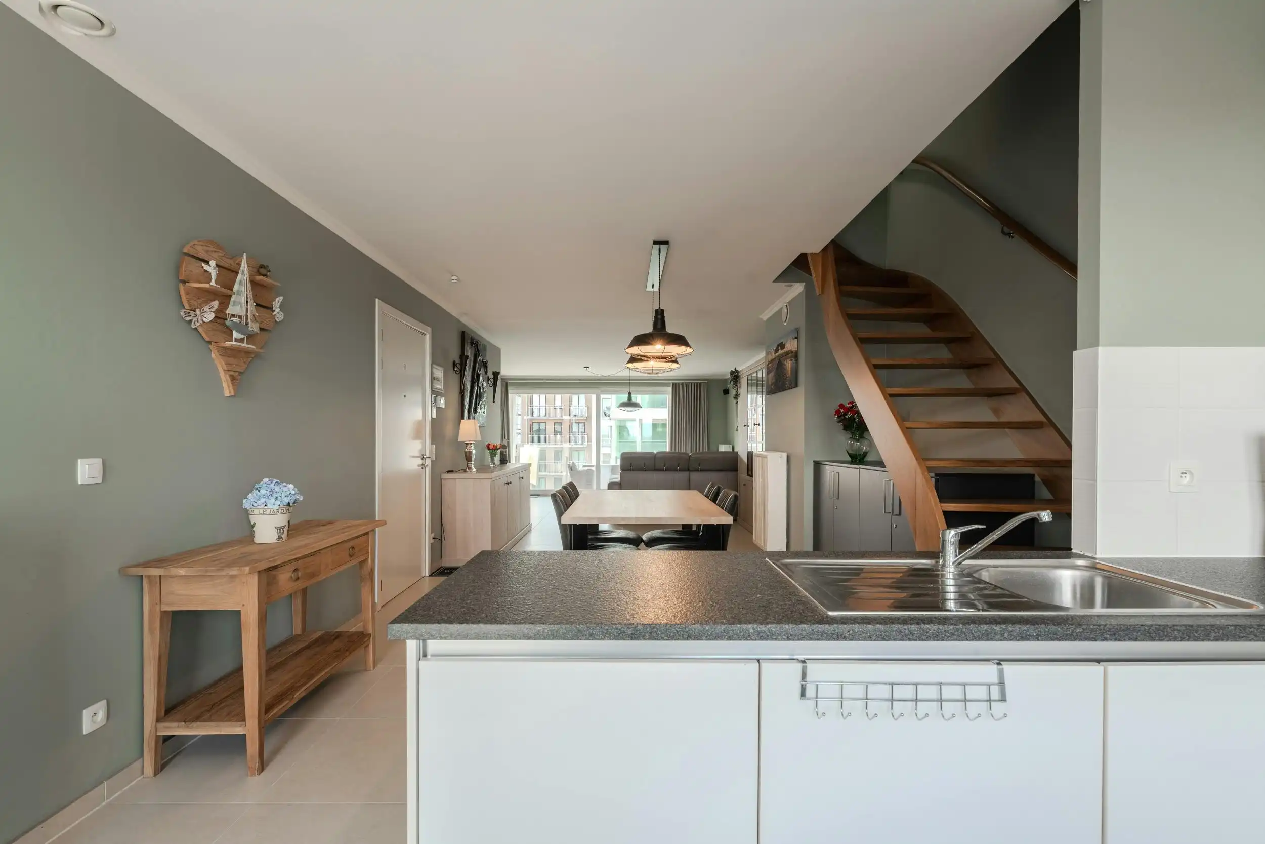 Recent appartement (2016) met 2 slaapkamers en terrassen! foto 5