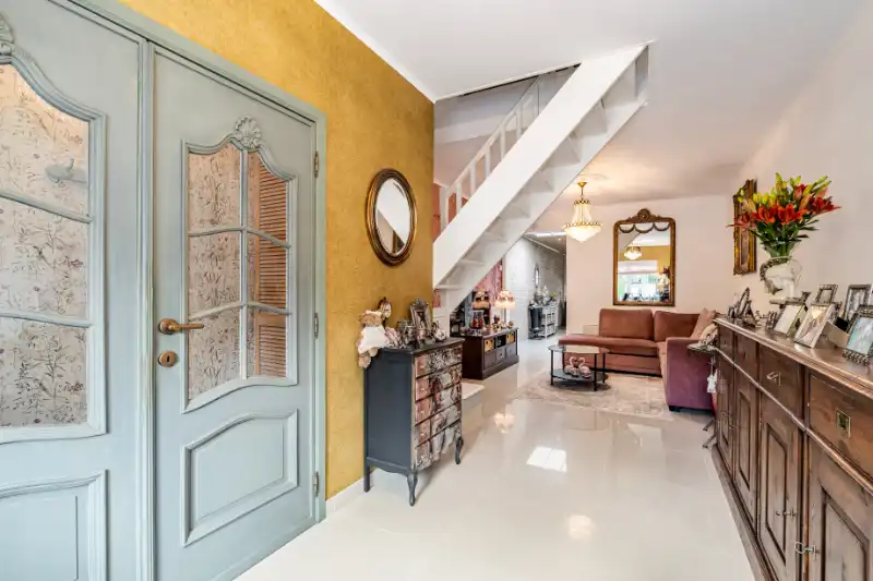 Knappe stijvolle instapklare woning - 4 slpkmrs !! foto 6