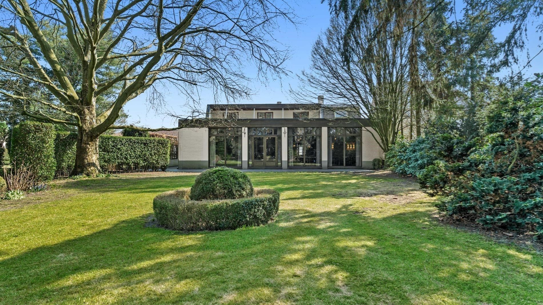 4000 m² grond met woning en feestzaal foto 4