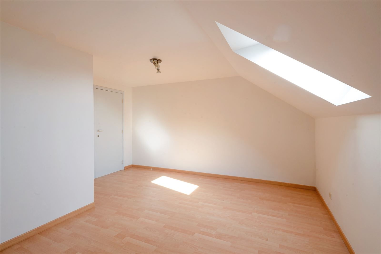Instapklare woning met 2 slaapkamers  en privé parking/terras foto 9
