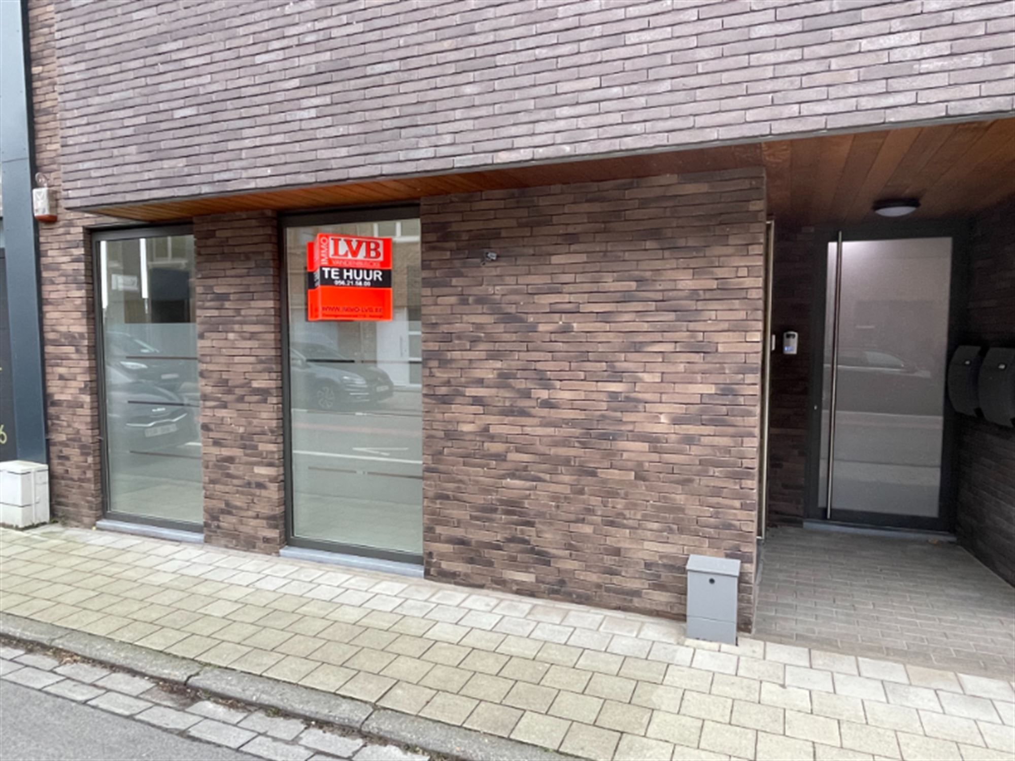 Handelspand met parking foto 12