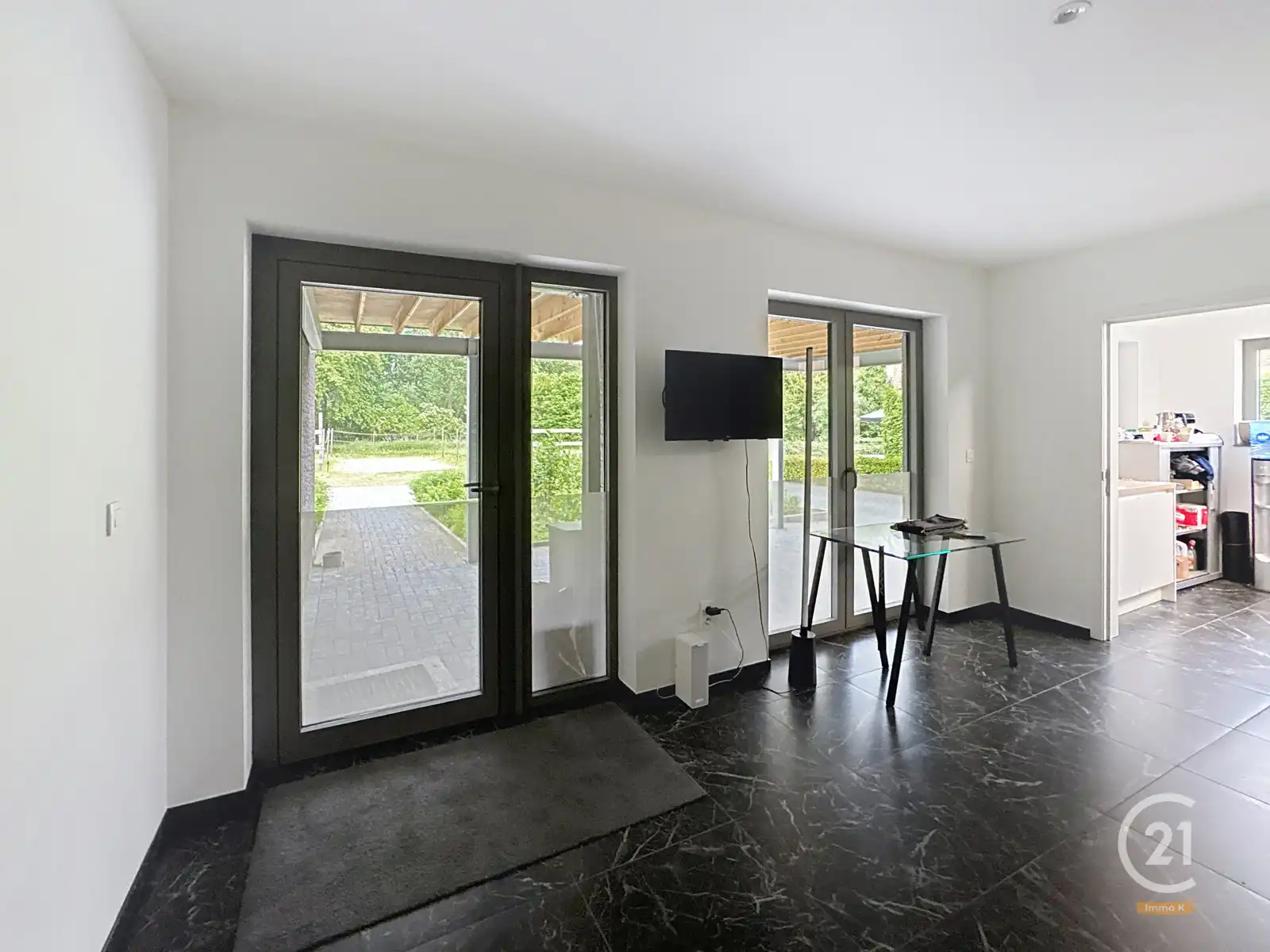 Volledig gerenoveerd (handels)huis met woonst op toplocatie! foto 19