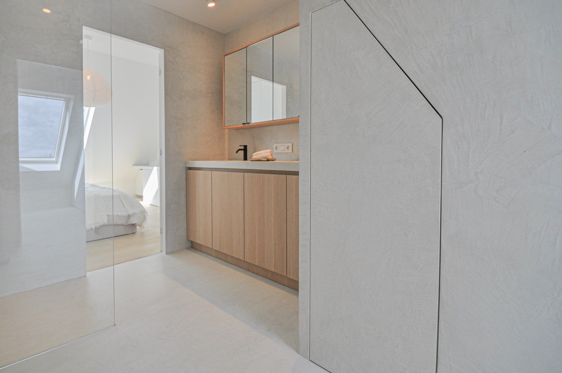 Volledig gerenoveerd appartement met een ruim zonneterras. foto 17