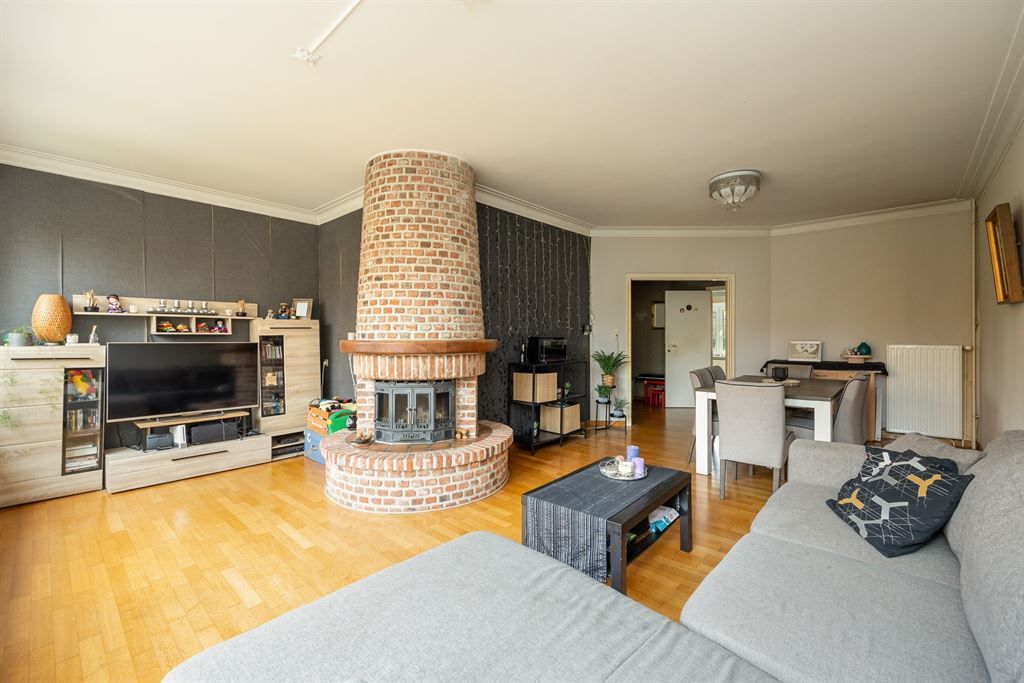 Ruime bel-etage met 3 slpk en gezellige tuin foto 2