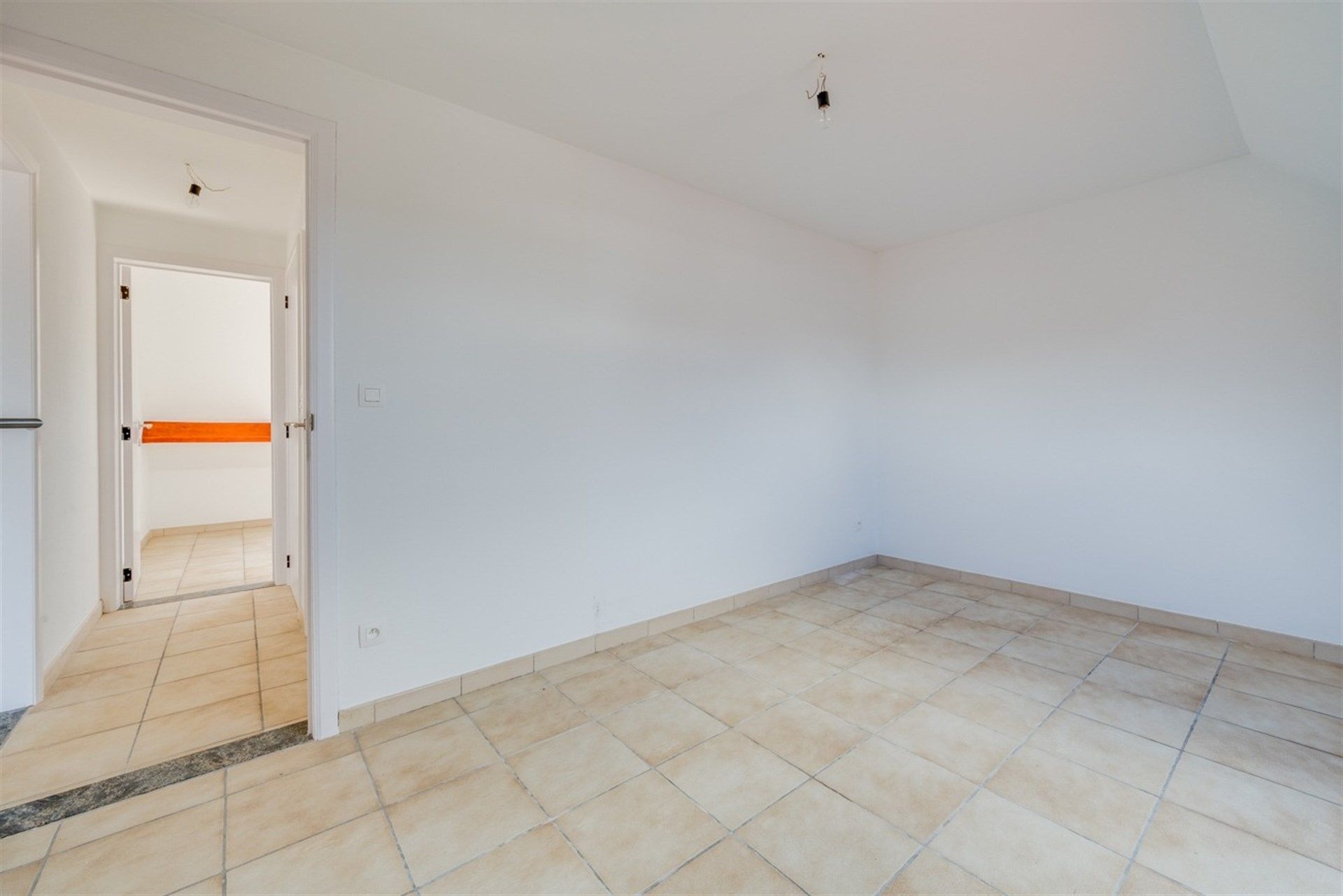 Ruim appartement met twee slaapkamers en staanplaats foto 5