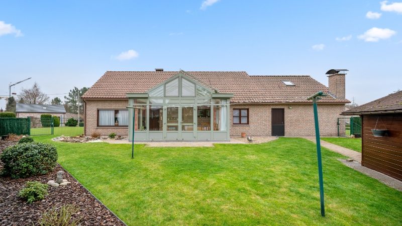 Landhuis van 278m² op 12 are nabij het centrum foto 2