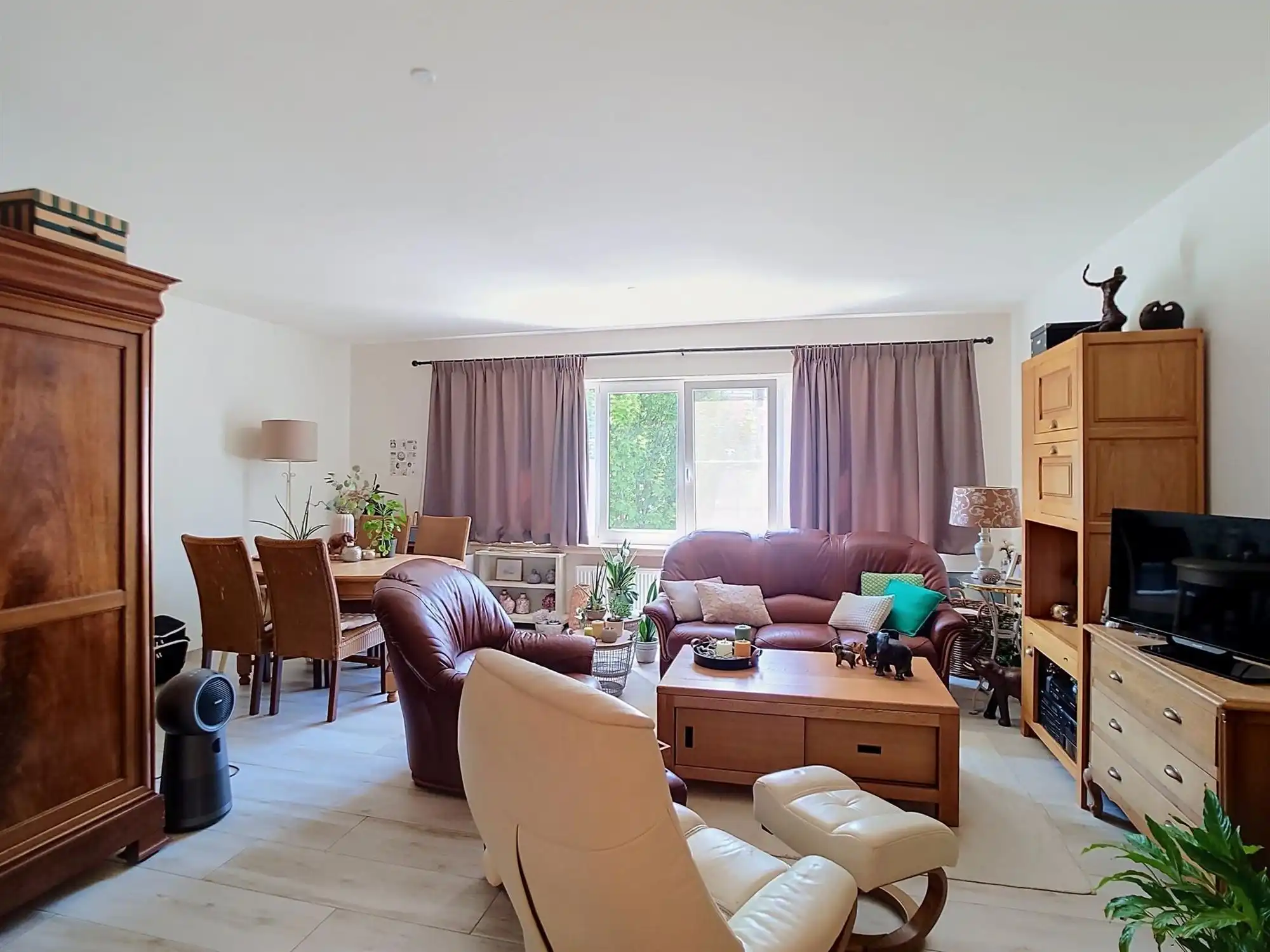 Goed gelegen appartement met twee slaapkamers en garage in het centrum foto 3
