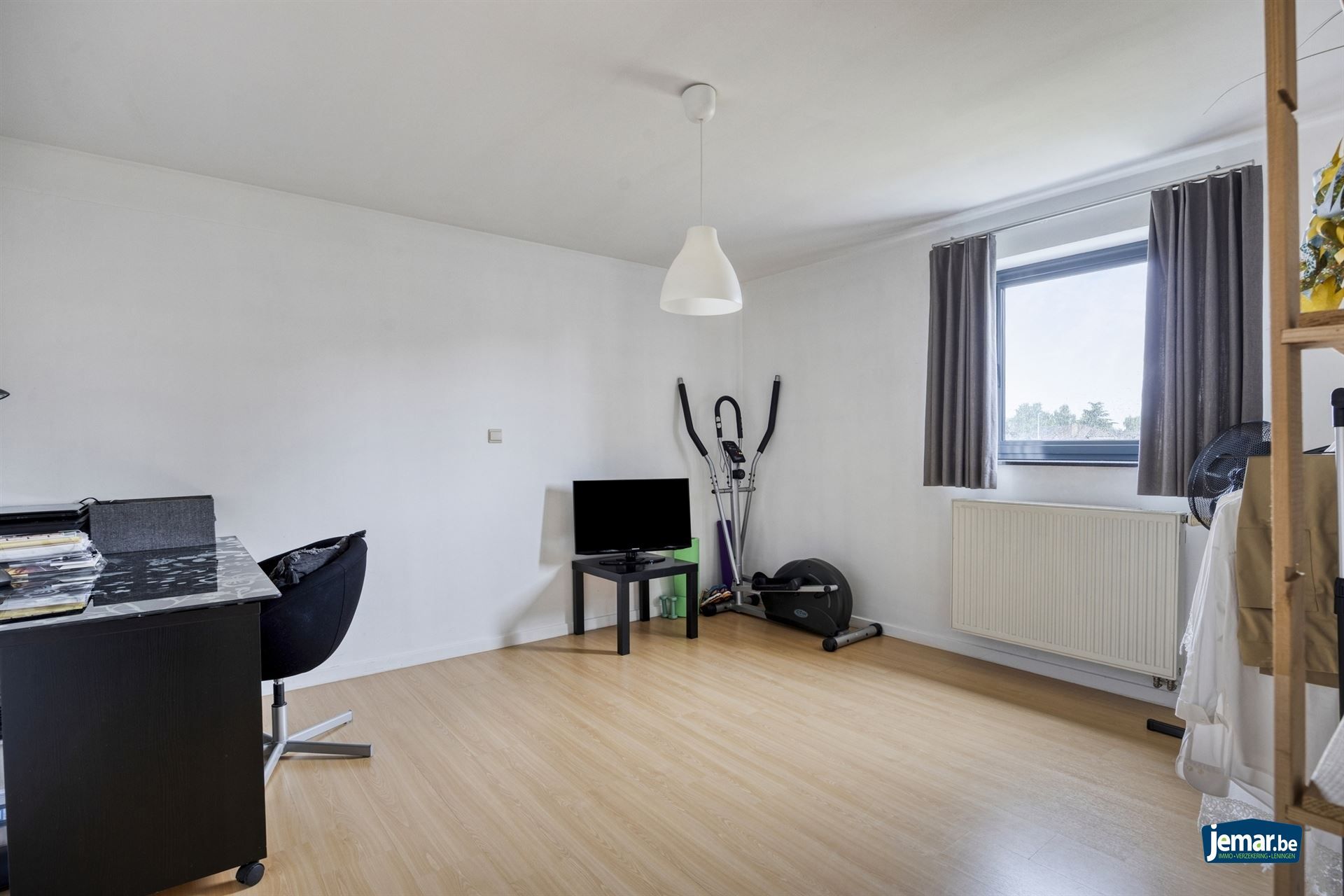 Ruime gezinswoning met 4 slaapkamers en 2 badkamers foto 29