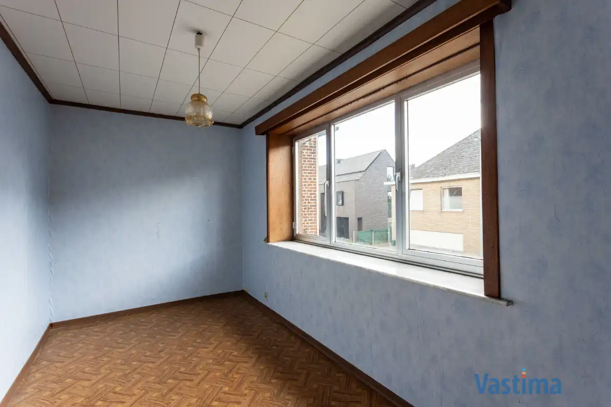 Te renoveren woning met 3 slaapkamers, garage en tuin foto 12