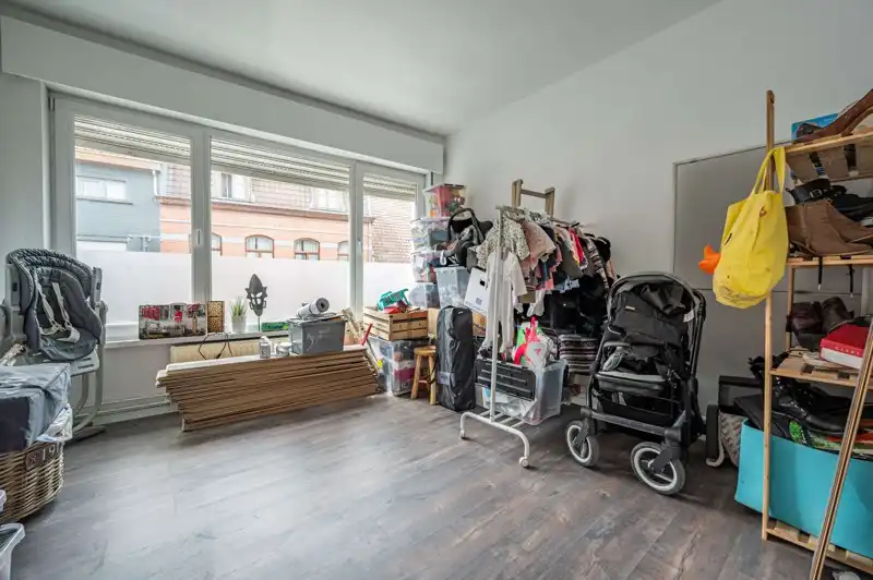 Gerenoveerde ruime gezinswoning met handelsruimte, garage, tuin en 3 slaapkamers op een perceel van 391 m² in het centrum van Wakken. foto 19