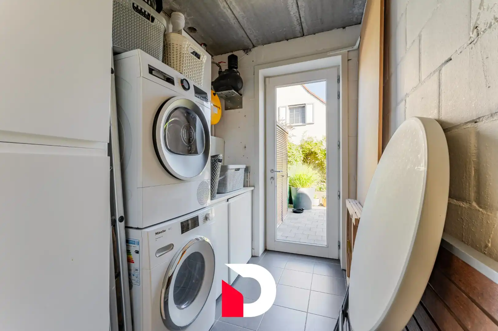 Charmante halfopen en instapklare woning in centrum Moerkerke foto 21