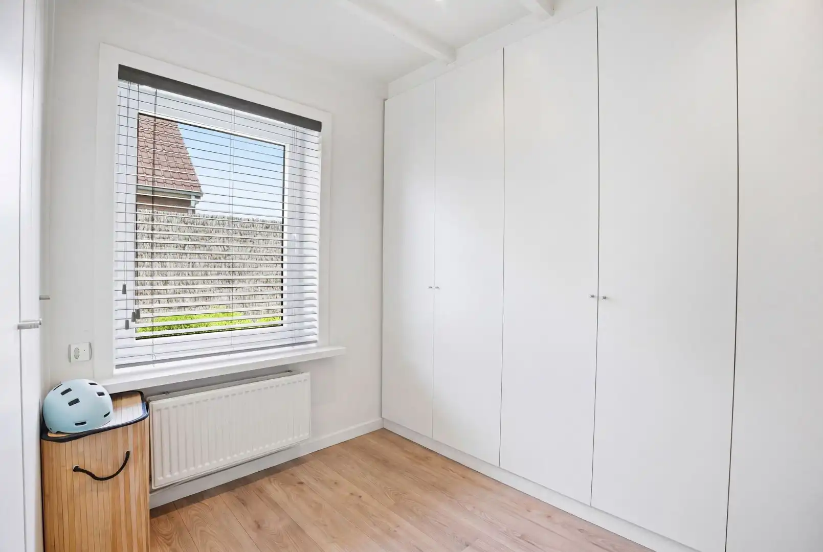 Kwalitatief afgewerkte alleenstaande woning in rustige woonwijk te koop in Kuurne! foto 11