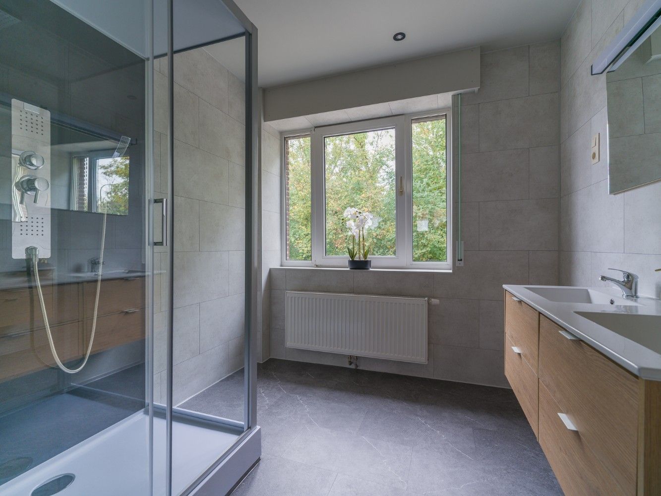 Ruime, instapklare woning met 4 slpk., inpandige garage en tuin foto 21