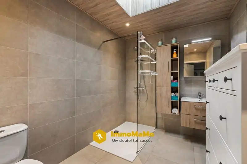 VERKOCHT - HUIS TE KOOP IN MOERBEKE (LOKEREN) foto 9