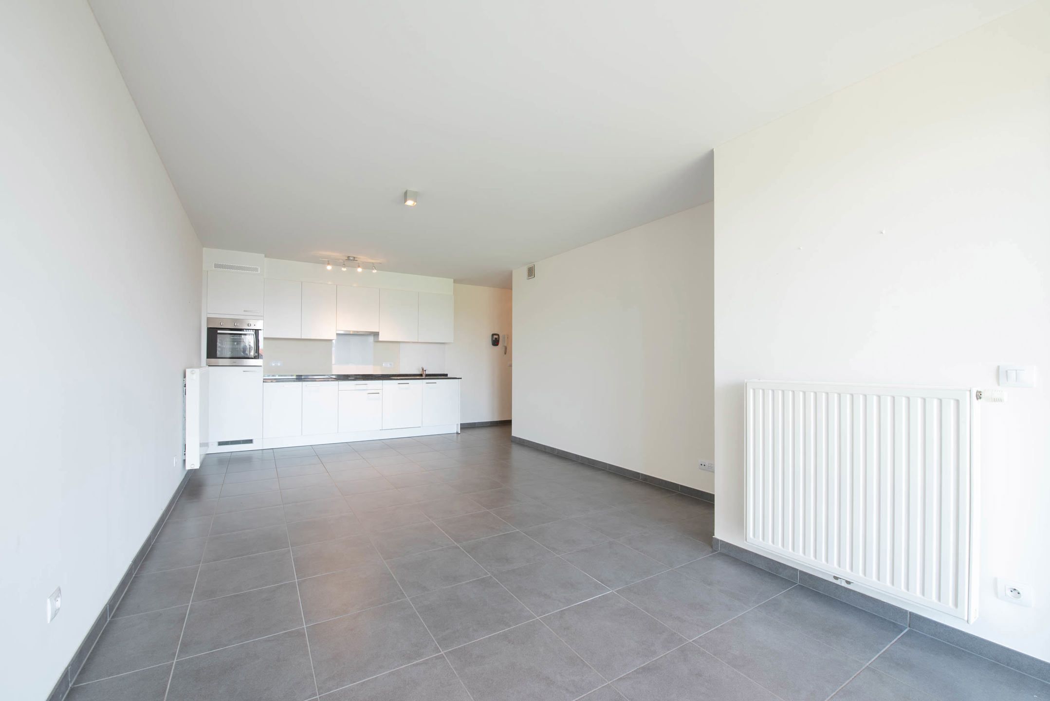 Serviceflat met autostandplaats & kelderberging foto 5
