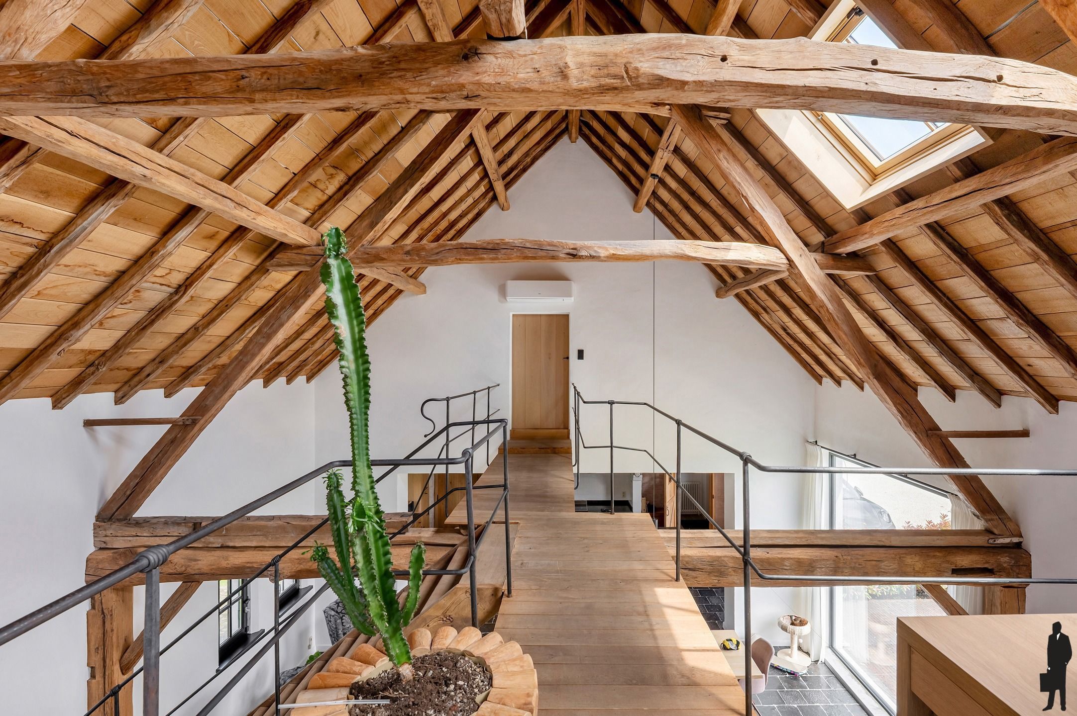Unieke hoeve met schuur en bijgebouw op een perceel van 1ha foto 24