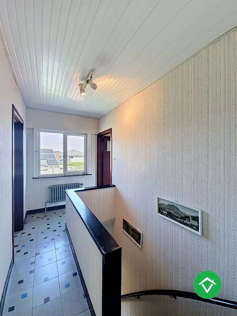 Gezinswoning met polyvalente ruimte, vijf slaapkamers en inpandige garage te Koekelare foto 8