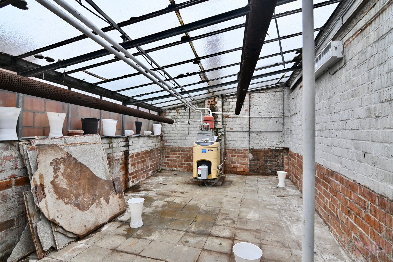 Polyvalent handelshuis met woonst vlakbij het Sint-Trudo Ziekenhuis foto 8