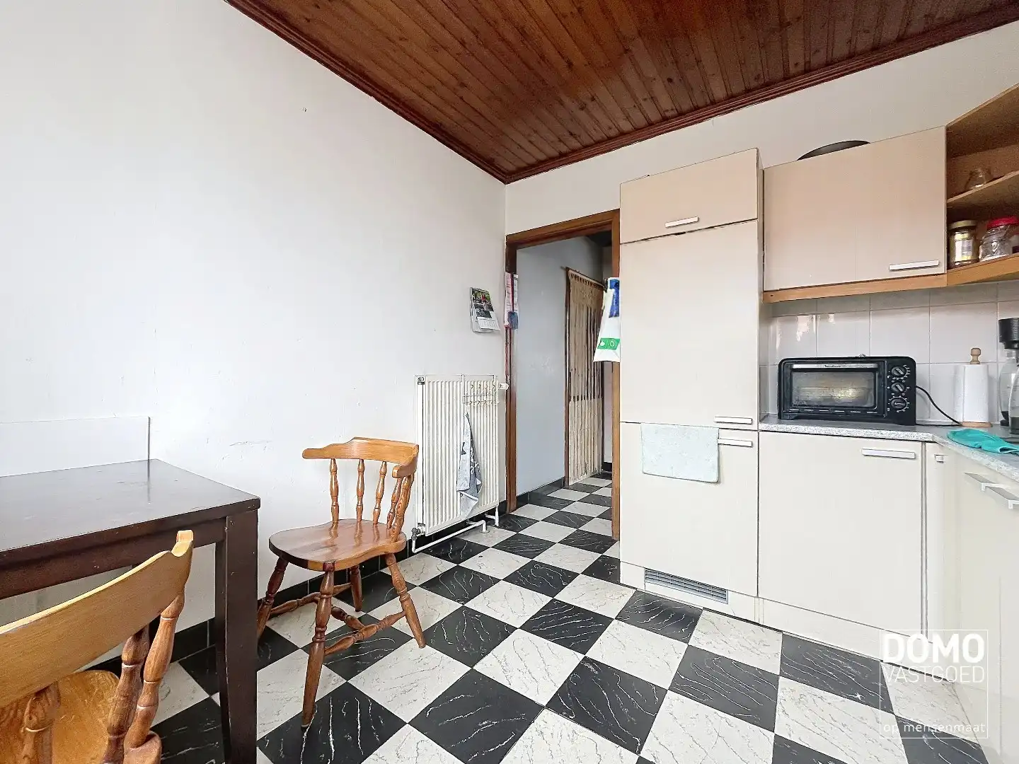 VOLLEDIG TE RENOVEREN WONING MET TWEE SLAAPKAMERS, INPANDIGE GARAGE OP EEN PERCEEL VAN 5A35CA IN SINT-TRUIDEN foto 5
