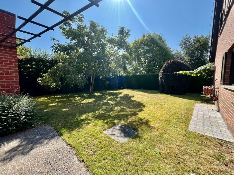 CHARMANTE VILLA IN RUSTIGE WOONWIJK MET UITSTEKENDE LIGGING foto 12