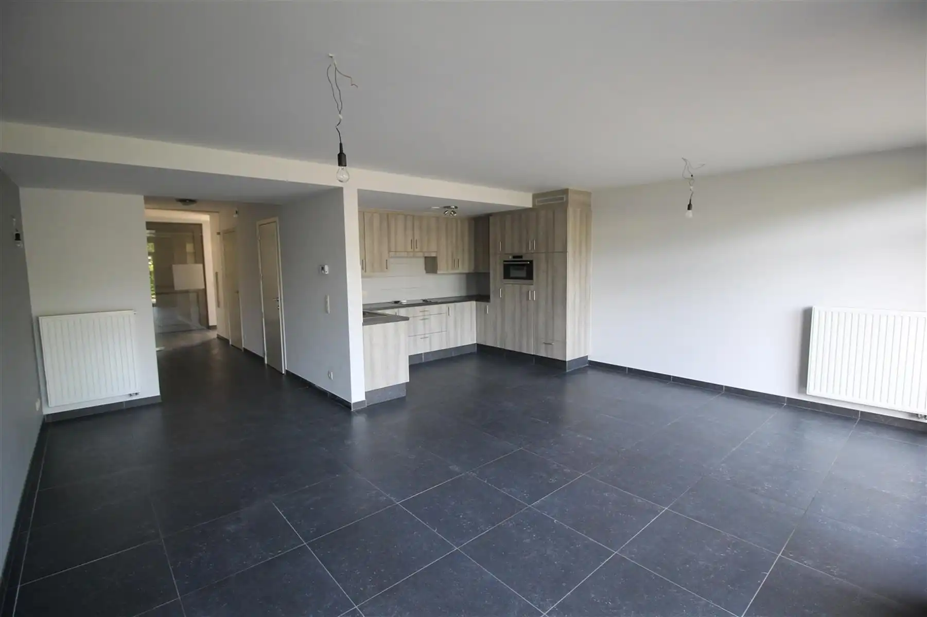 Gezinswoning met 3 slaapkamers, terras en twee ondergrondse autostaanplaatsen. foto 5