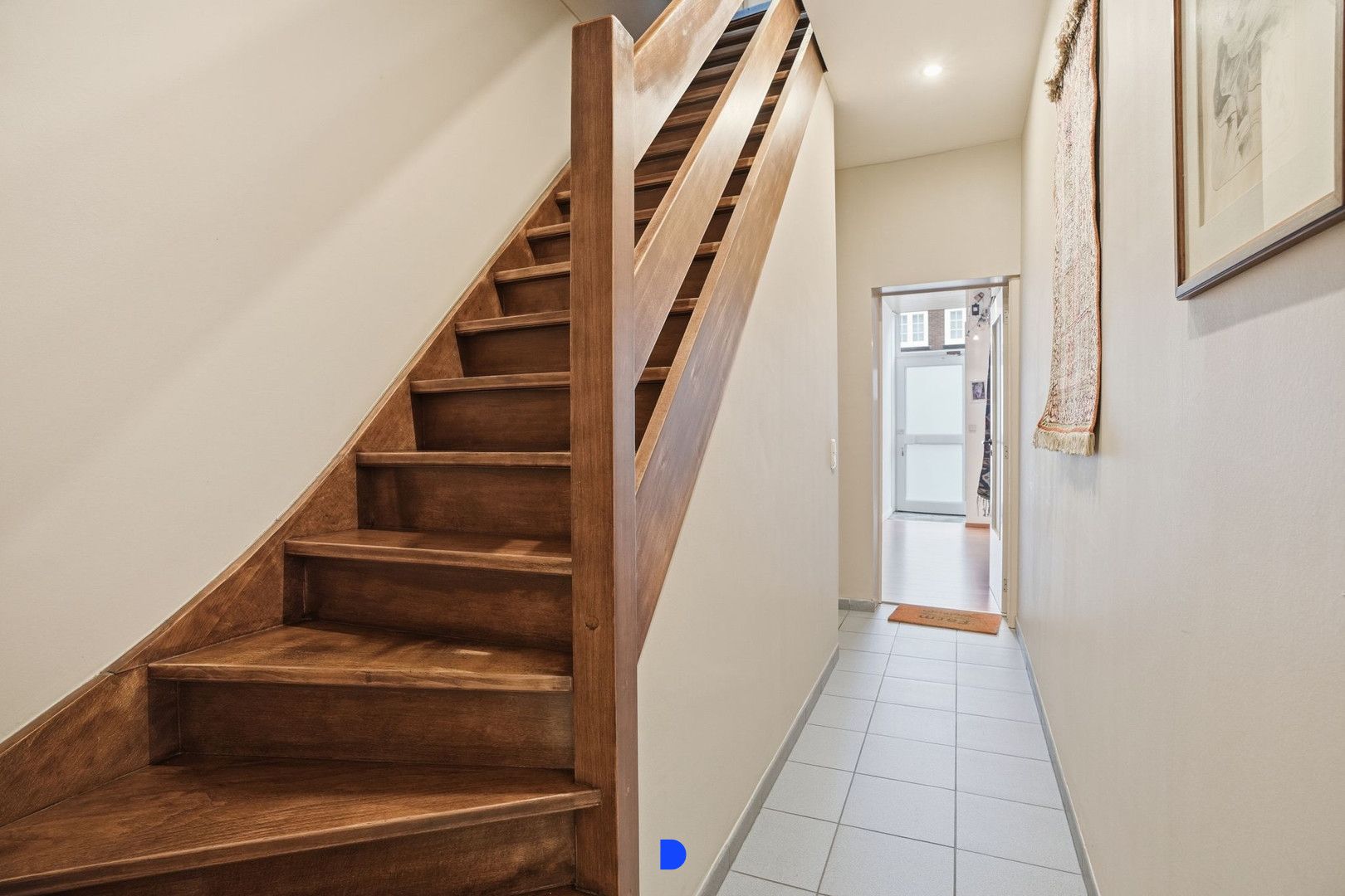 Veelzijdige rijwoning met 2 garages in het centrum van Tielt! foto 10