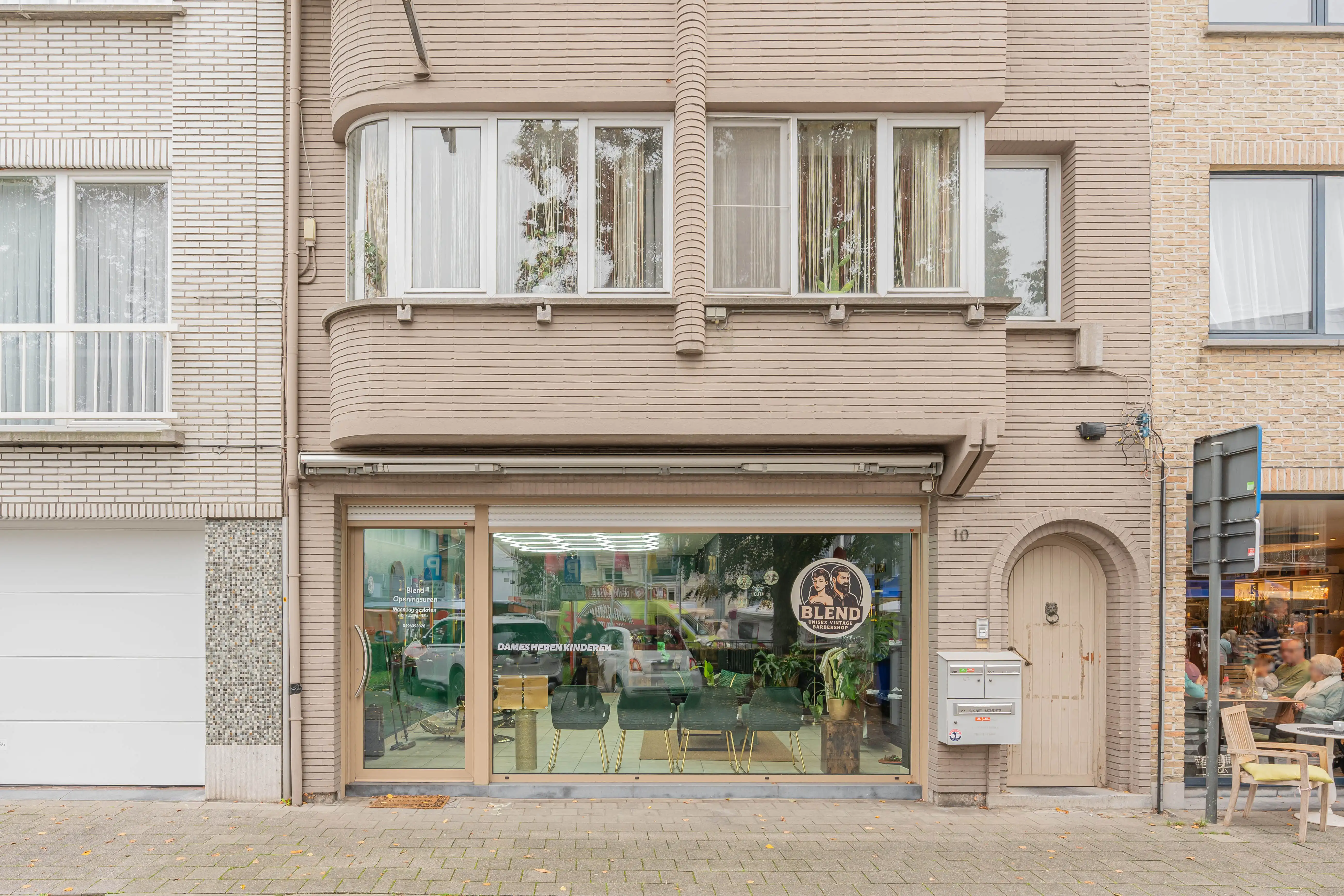 Veelzijdige handelsruimte van 77 m² in hartje Willebroek foto {{pictureIndex}}