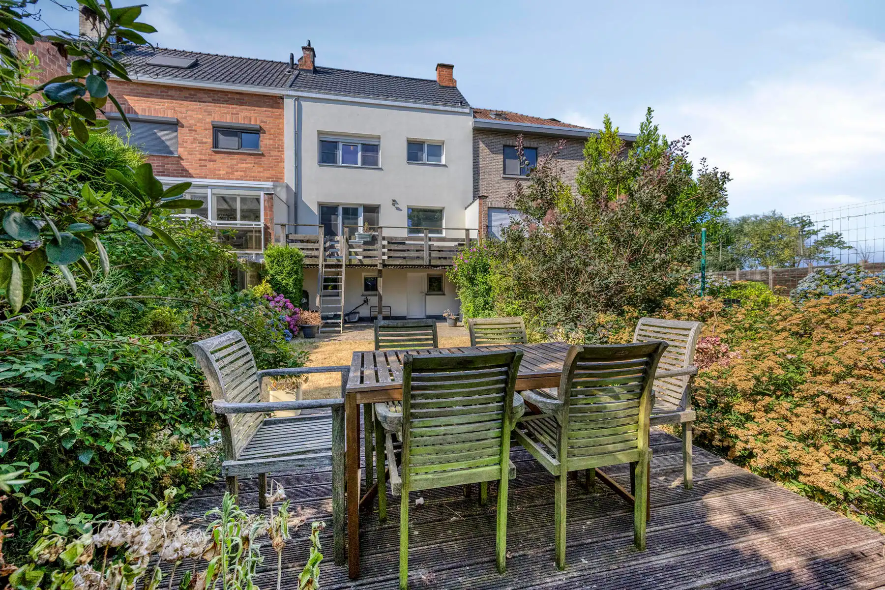 Instapklare woning met 3 kamers, garage, tuin en EPC A! foto {{pictureIndex}}