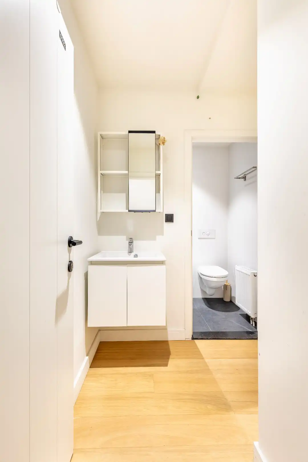 Studentenkamer met eigen sanitair op toplocatie! foto 6