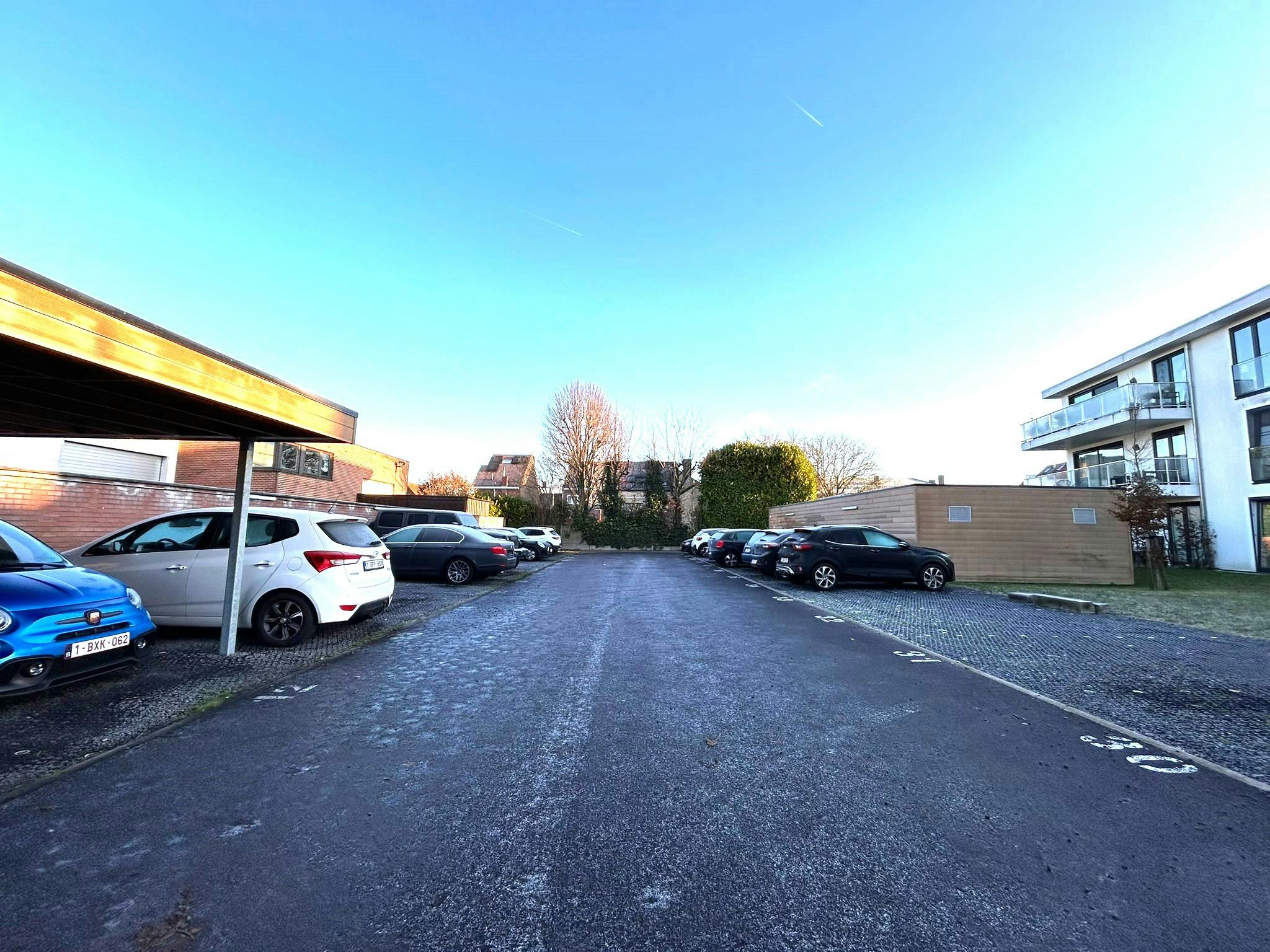 4 autostaanplaatsen te koop in Harelbeke foto 5