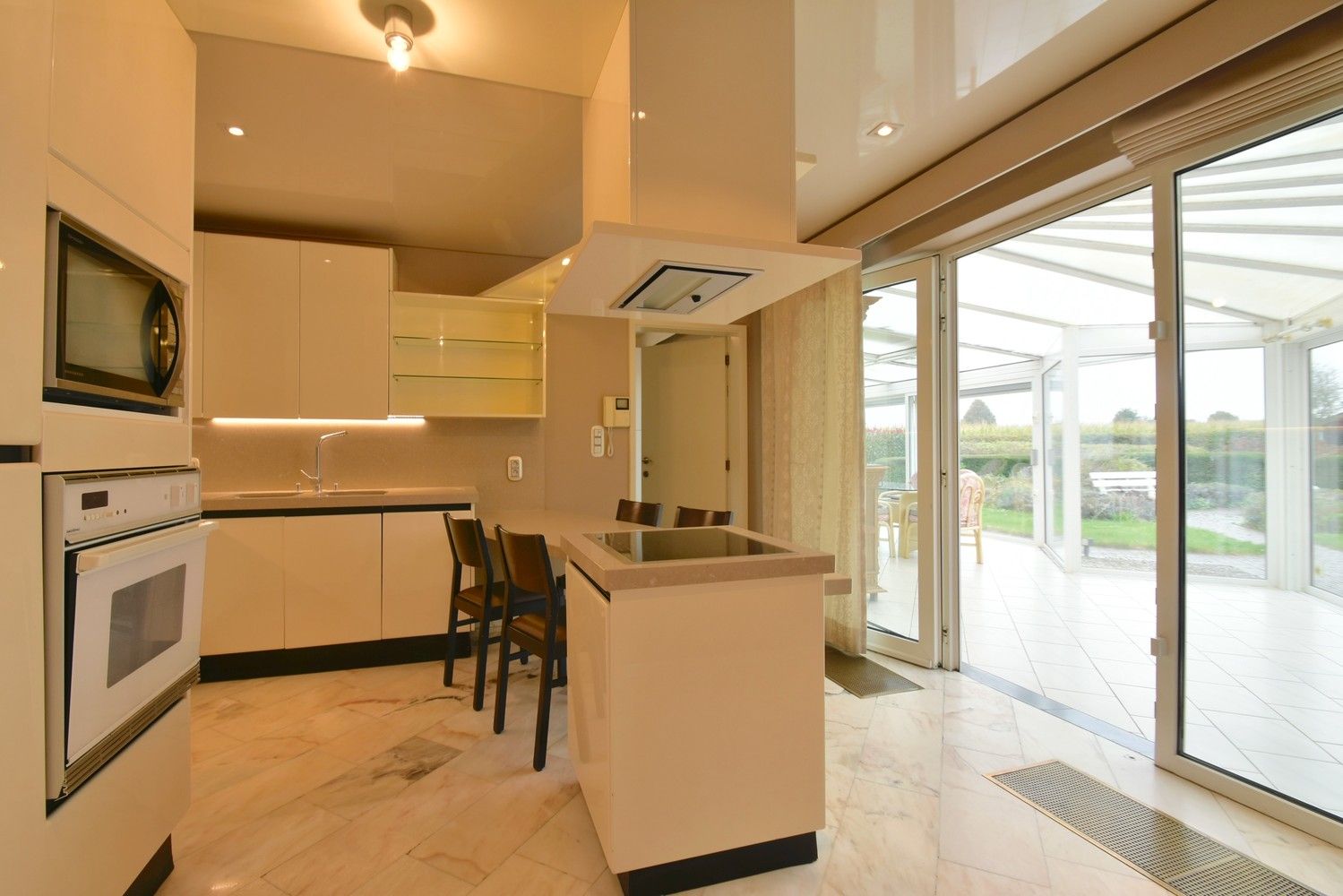 Klassevolle villa op een absolute zichtlocatie op een schitterend perceel met royale frontbreedte foto 14