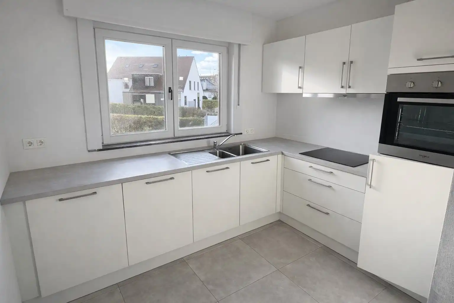 Duplexappartement in het centrum van Wenduine, vlak bij winkels, openbaar vervoer en zee. foto 4