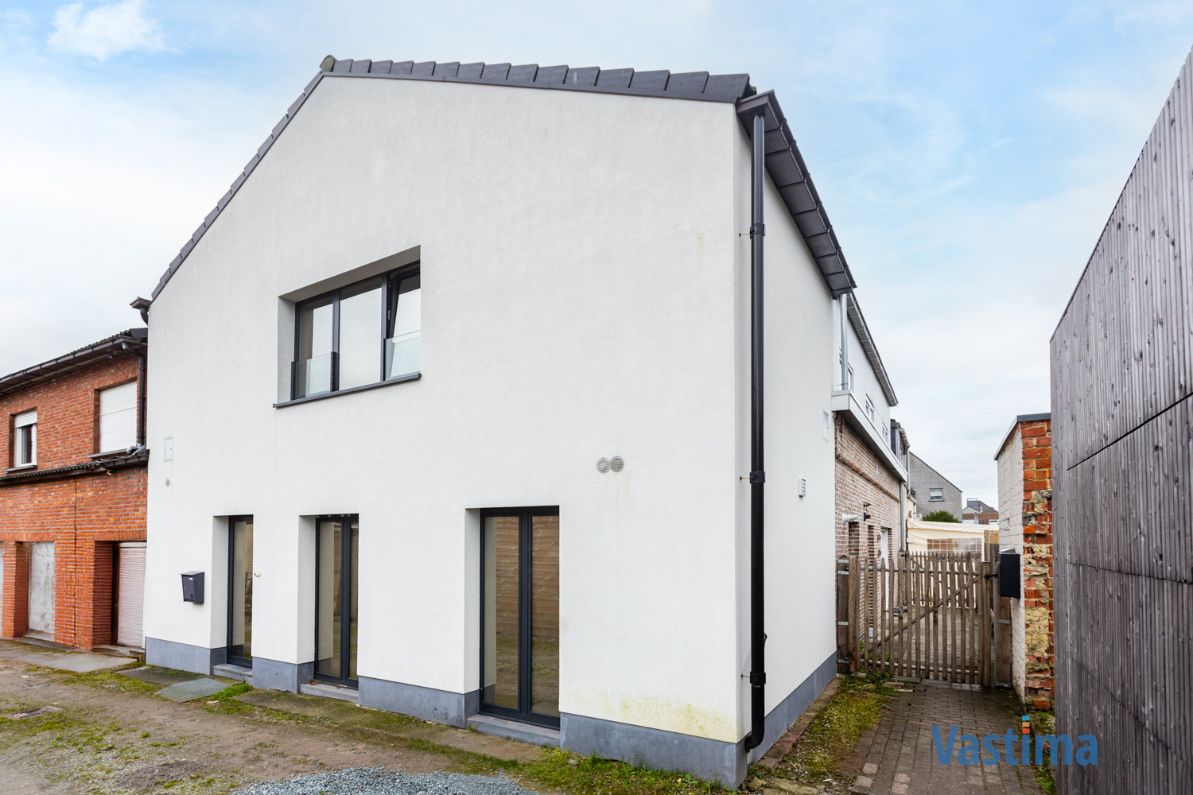 Instapklaar appartement met tuin en garage te Aalst foto 2