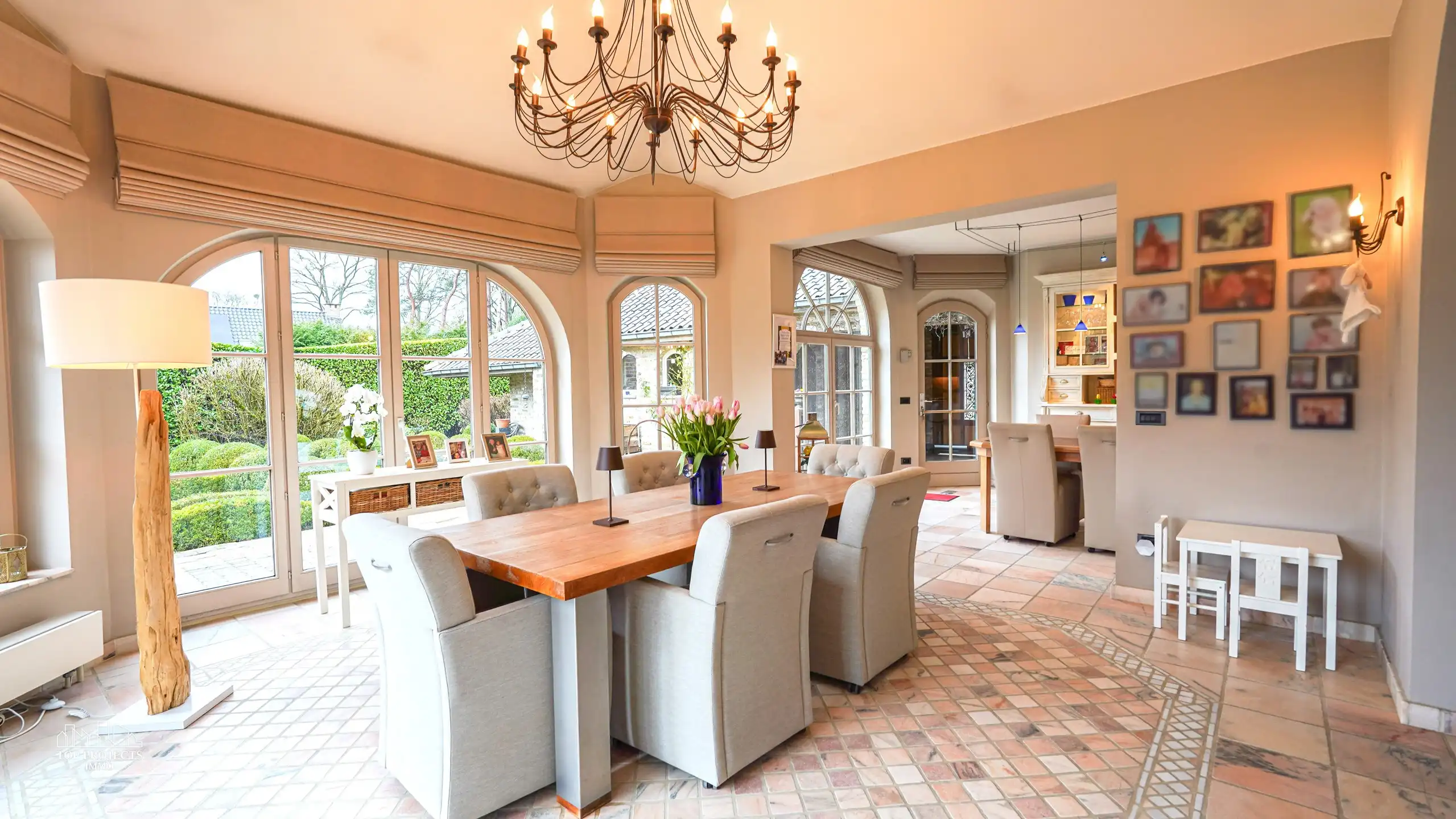 Statige villa met een tijdloos karakter en majestueuze uitstraling foto 6