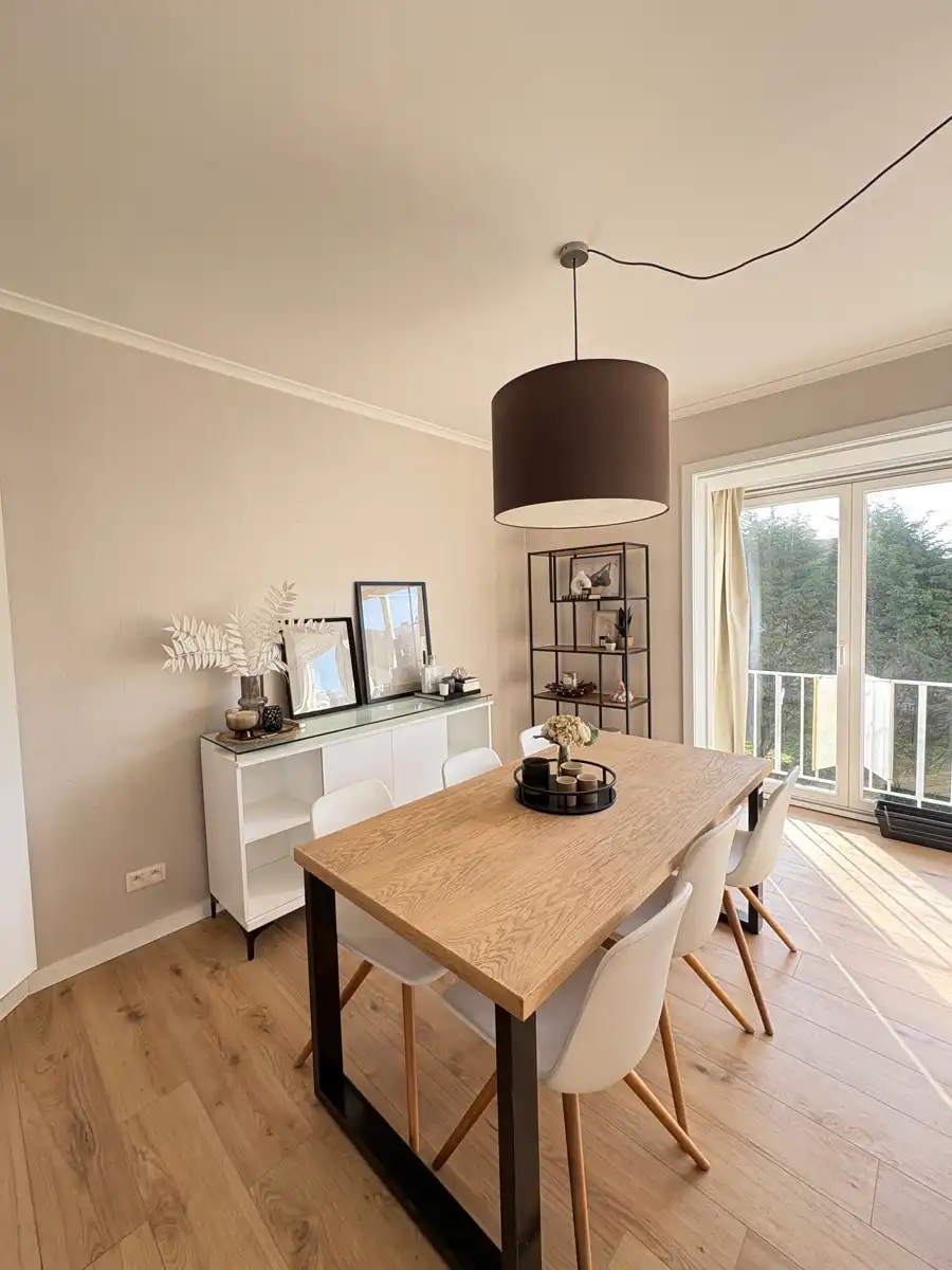 Luxueus afgewerkt en volledig gerenoveerd 2-slpk app. foto 2