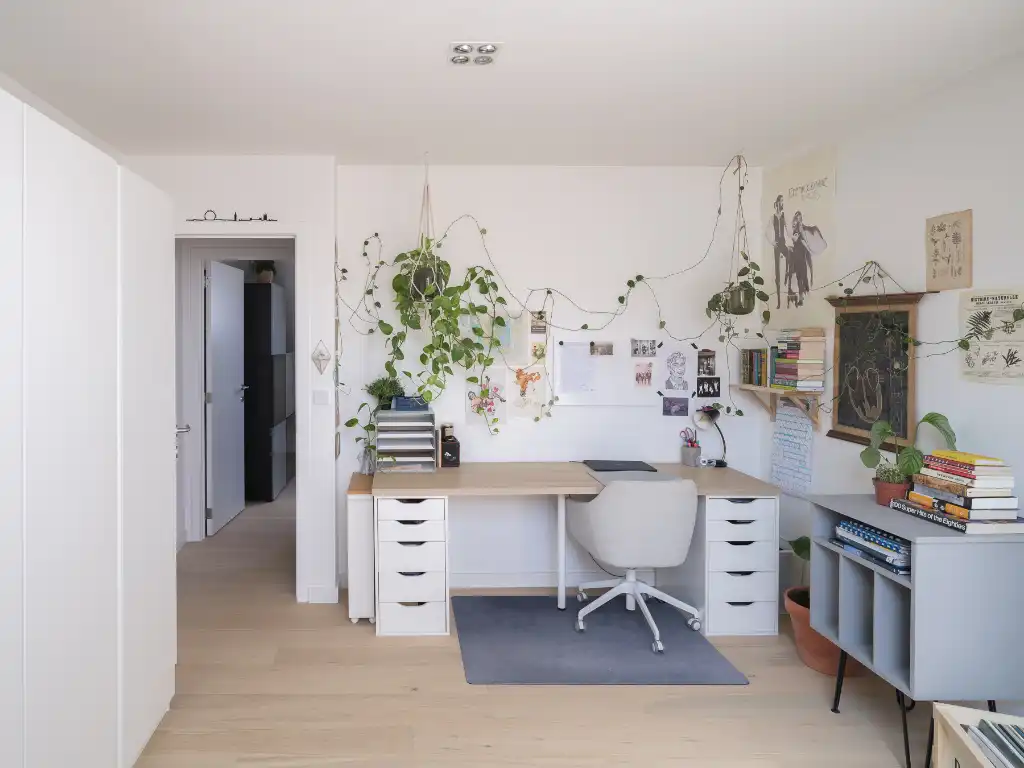 Karaktervol gerenoveerde gezinswoning (232 m²) met onder meer vijf slaapkamers. foto 28