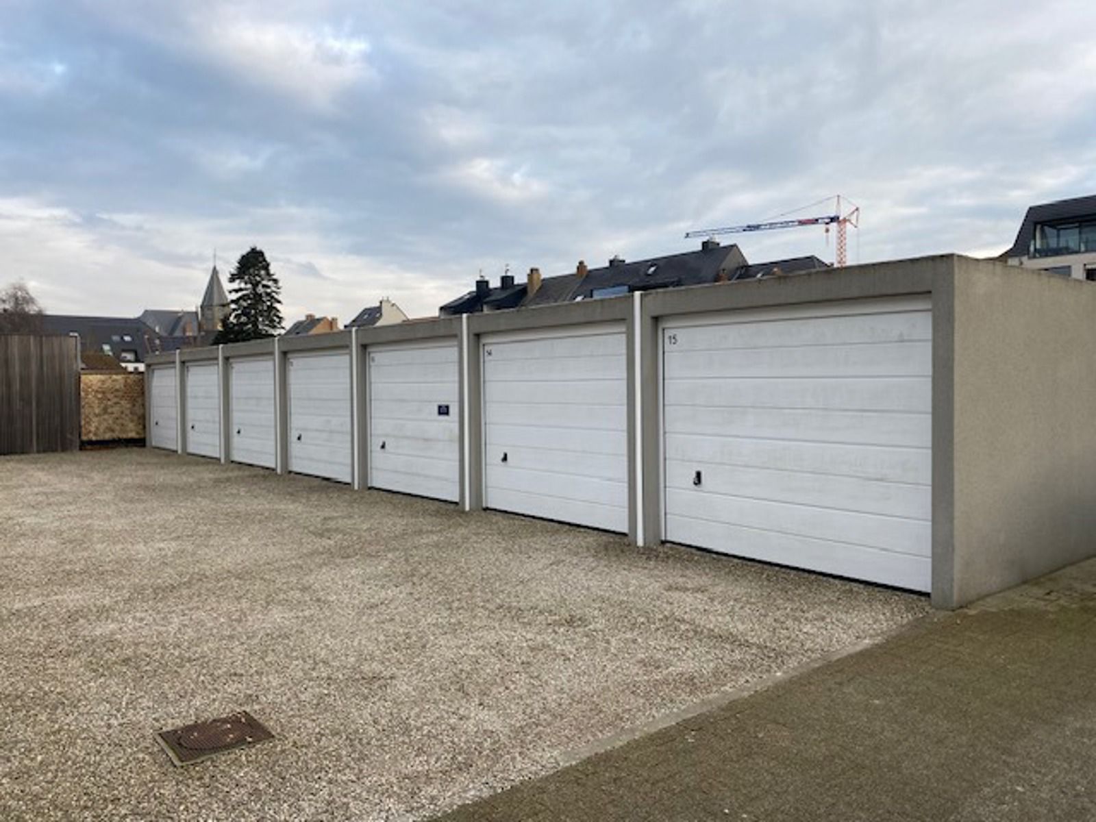 Garagebox in centrum Oostkamp foto {{pictureIndex}}