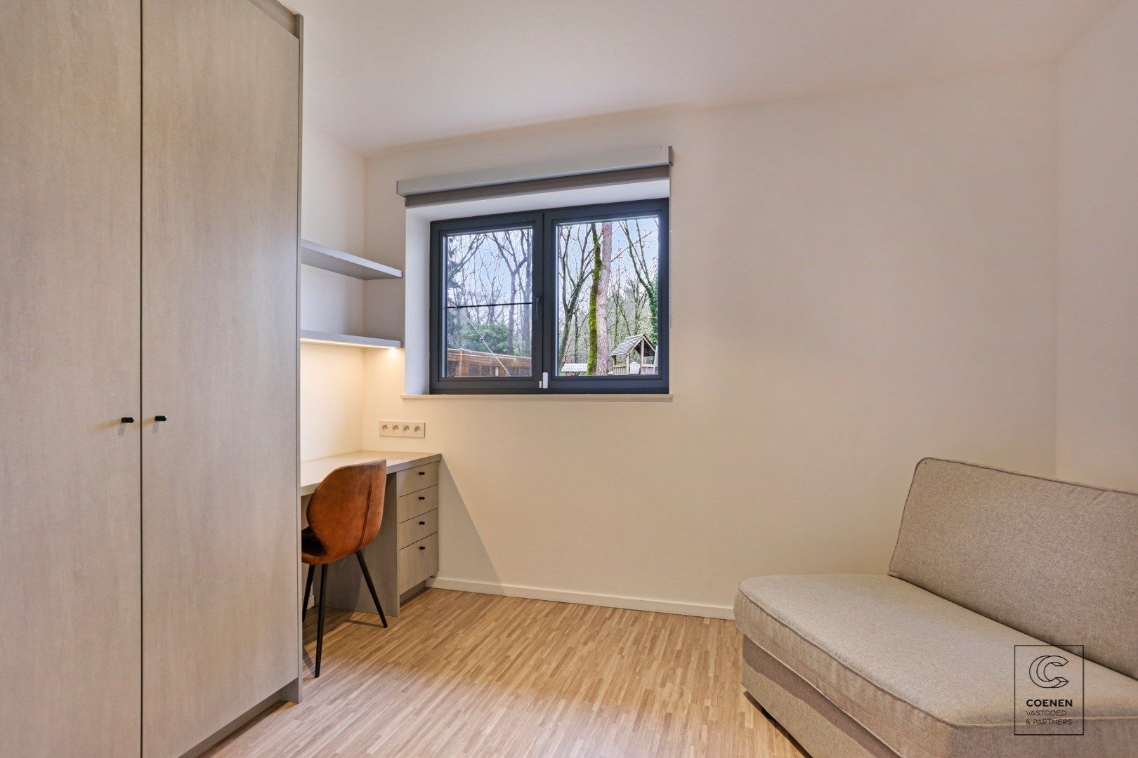 Prachtig gerenoveerde villa  met 4 slpk's, een bew. opp. van 200 m² op een uiterst rustig en groene ligging te Schilde foto 24
