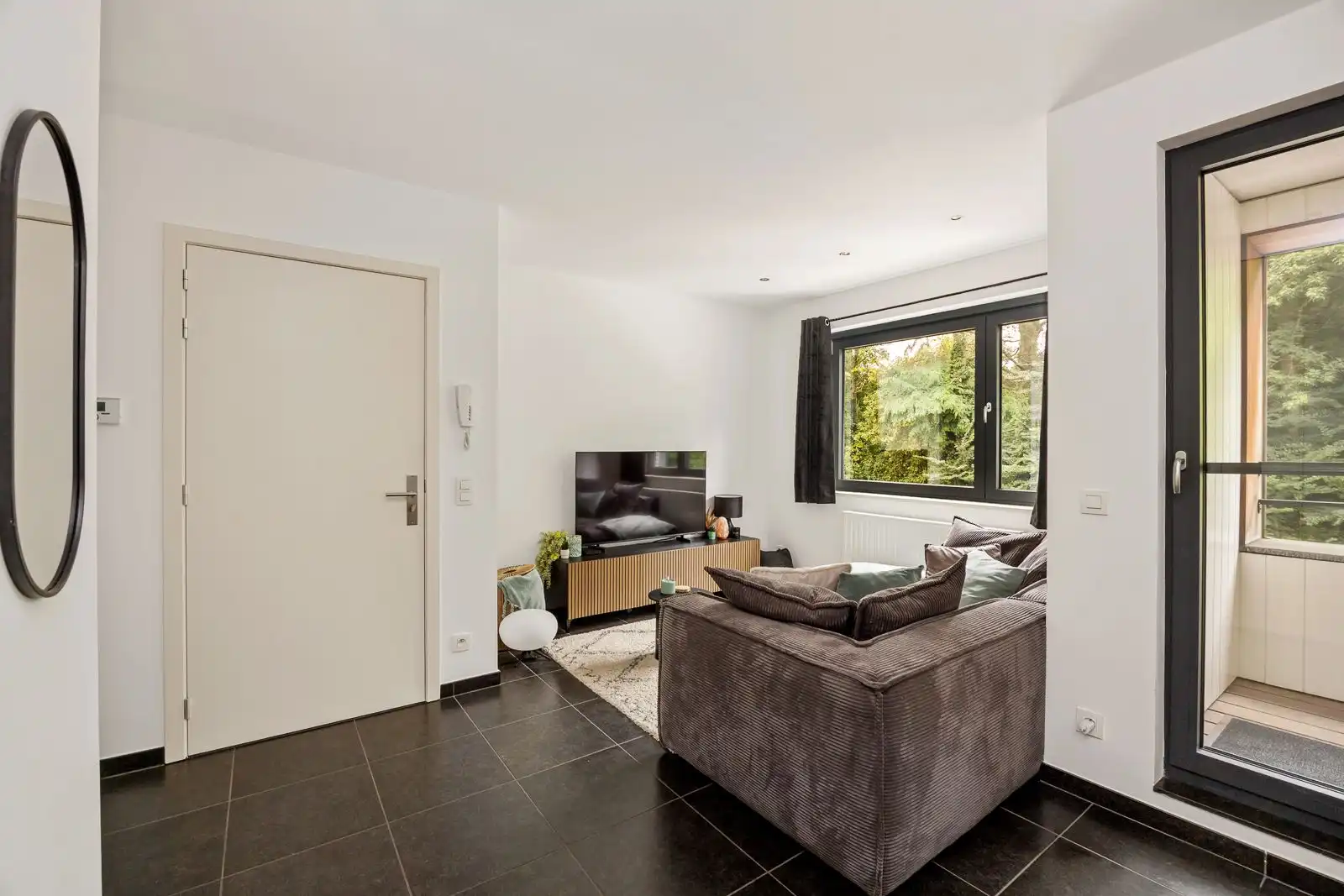 Topgelegen éénslaapkamerappartement met ruim terras en staanplaats in centrum Kapellen! foto 2