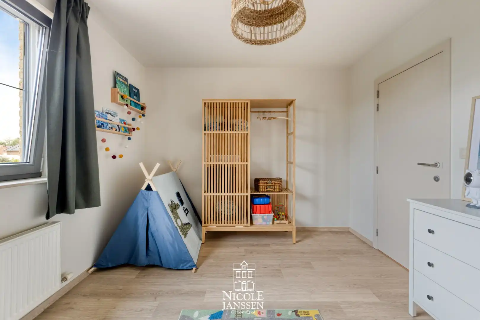 Ruime gezinswoning met tuin foto 25