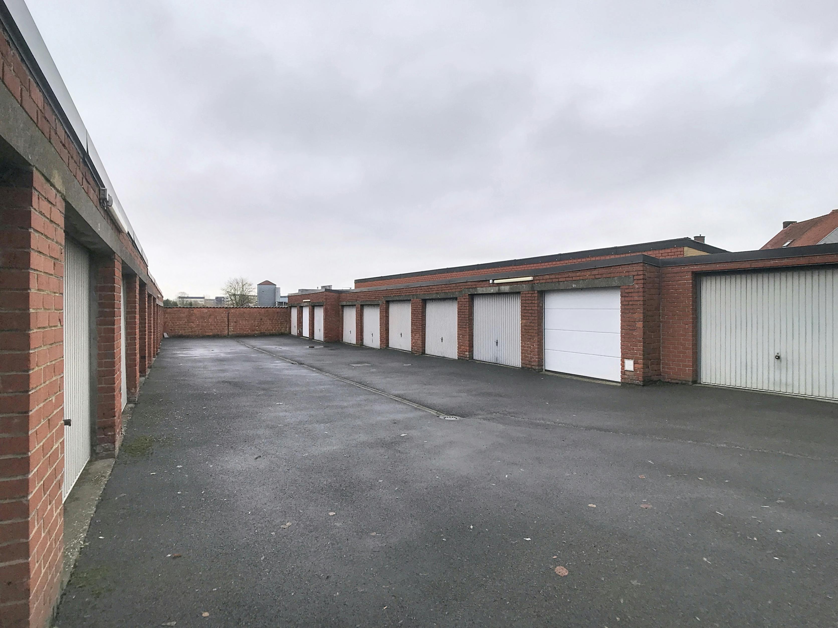 Garage te koop in Ieper op de Brugseweg foto 9