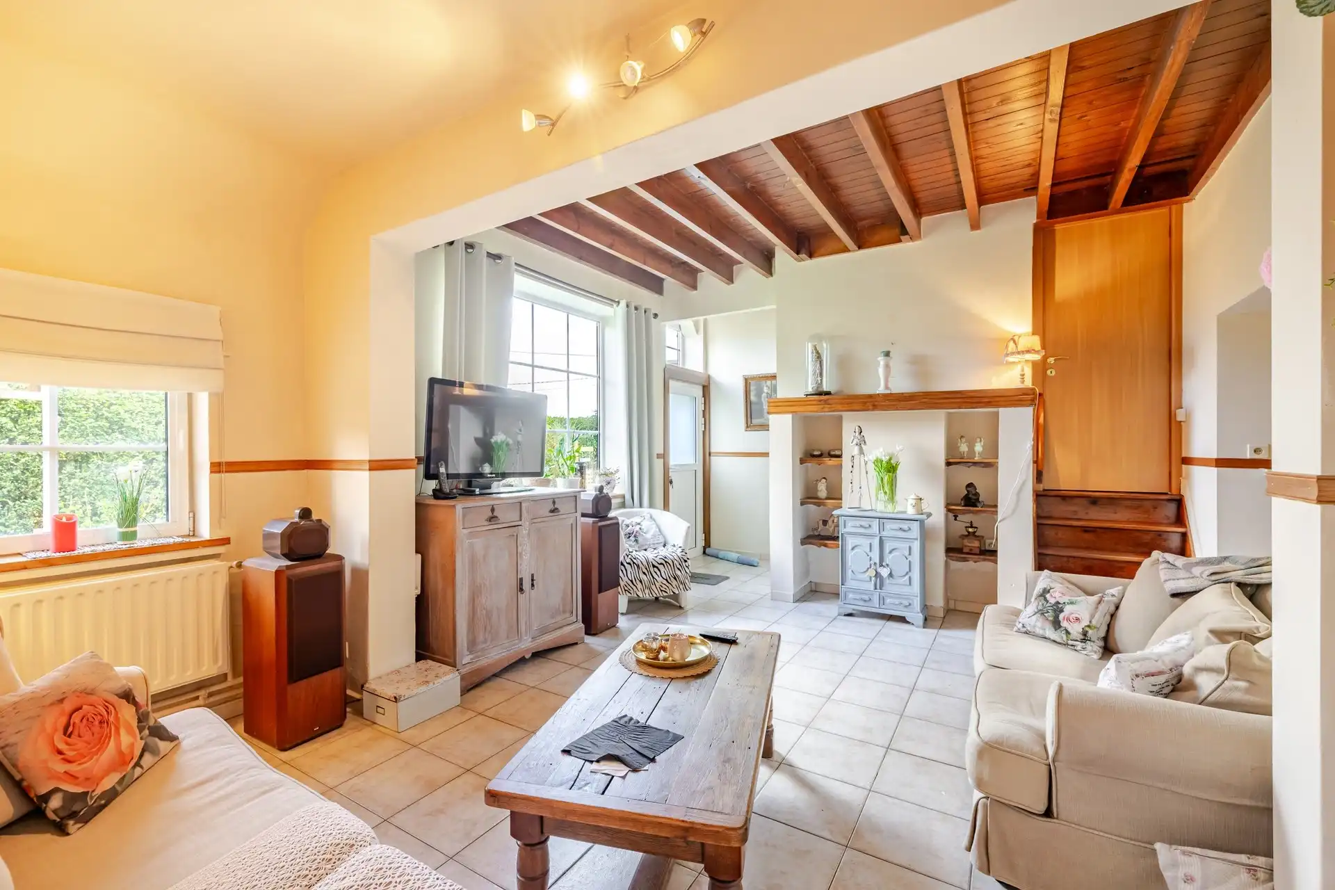 Charmante woning met grote tuin! foto 2