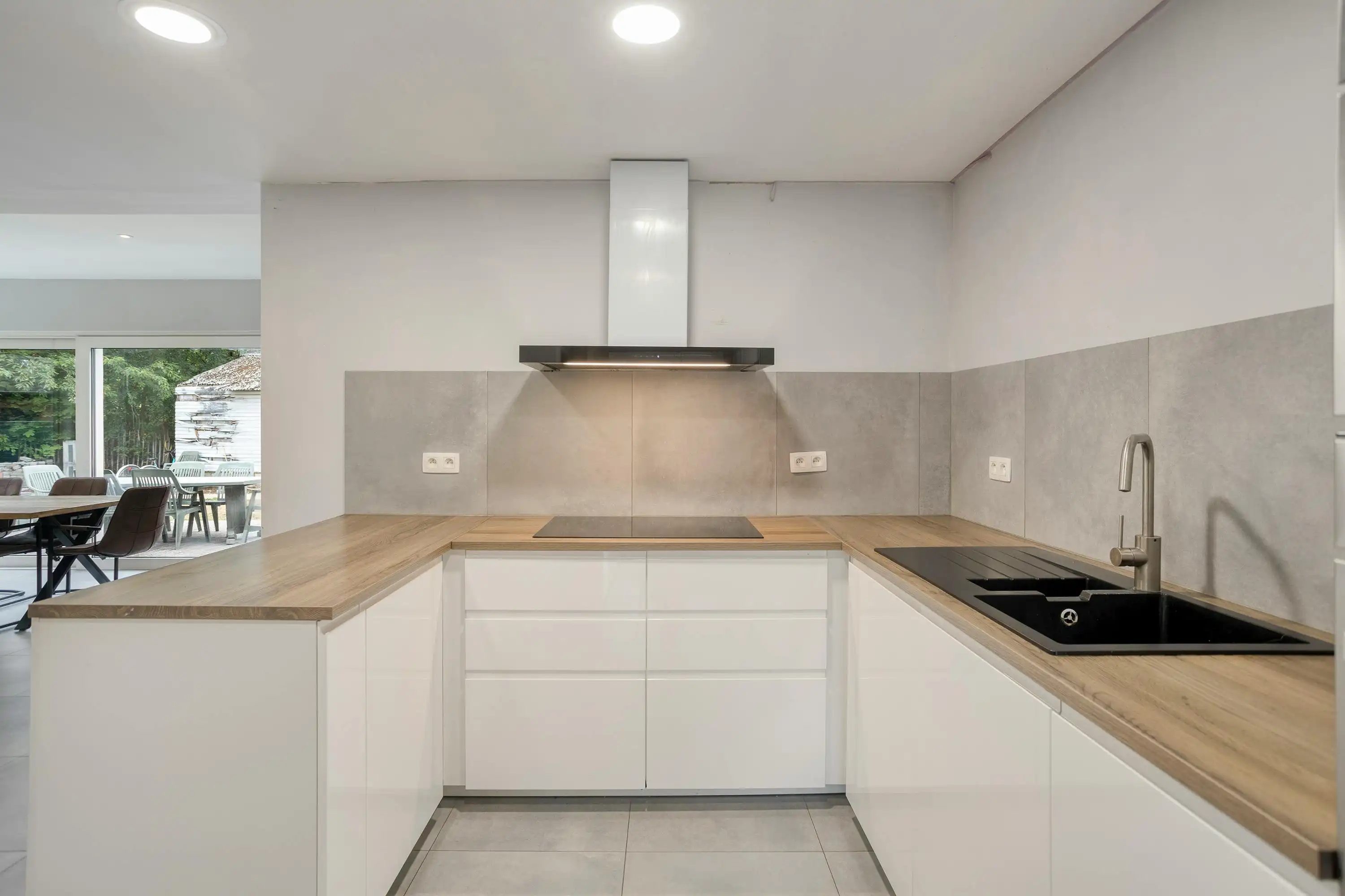 Halfopen gezinswoning met 4 slaapkamers in Genk foto 8